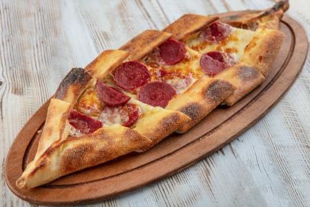 Sucuklu Kaşarlı Pide | 65,00